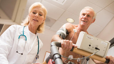 Senior auf Ergometer