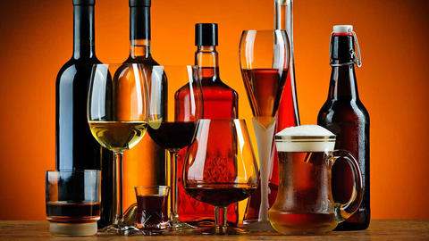 Sammlung von Alkoholflaschen